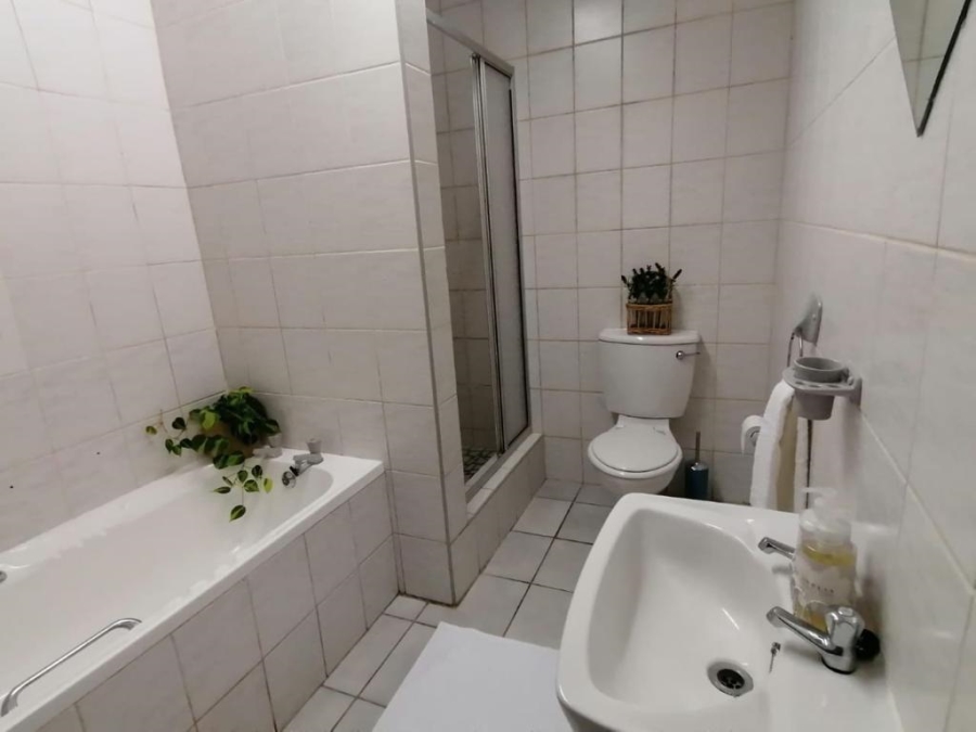 8 Bedroom Property for Sale in Paradise Beach Eastern Cape